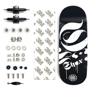 Mini Patineta Profesional Personalizada de Madera de Arce, Resistente al Agua, con Cuatro Ruedas y Tecnología de Fundición por Gravedad, para Unisex - Product Image 1