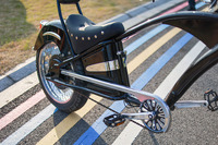 Bicyclette de course avec moteur à essence 48V 2 temps Capteur intelligent électronique vers le bas Tube Batterie au lithium Moteur Chopper