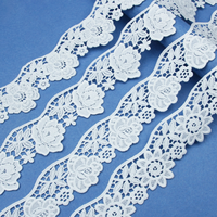 Bordure en dentelle de polyester blanche avec broderie florale pour accessoires vestimentaires et sacs