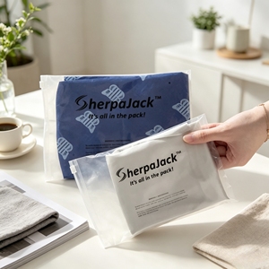 Bolsas de plástico transparente con cierre hermético al por mayor, personalizadas con el logotipo de la marca, bolsas de PE con cierre para empaque de accesorios de ropa. - Product Image 1