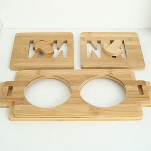 Soporte de bambú para comederos de mascotas, bandeja doble ajustable de forma cuadrada para gatos, perros y mascotas pequeñas y medianas, diseño sencillo con estampado de letras. - Product Image 1