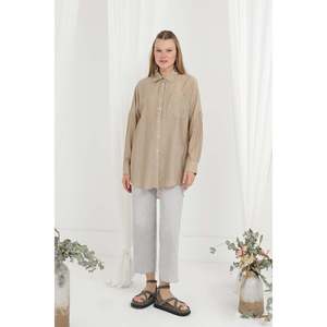 Camisa Ligera de Temporada LOREEN para Mujer con Detalle de Botones de Nácar en la Espalda, para Oficina y Uso Casual en Color Visón - Product Image 4