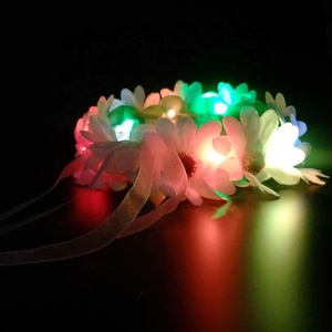Bandeau <span class=keywords><strong>de</strong></span> <span class=keywords><strong>fleurs</strong></span> <span class=keywords><strong>de</strong></span> marguerite lumineux pour fête hawaïenne, <span class=keywords><strong>couronne</strong></span> <span class=keywords><strong>de</strong></span> <span class=keywords><strong>fleurs</strong></span> LED clignotante pour fille - Product Image 5