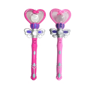 Bacchette LED Luminose a Forma di Cuore, Bastoncini Luminosi Rosa Lampeggianti per Eventi e Feste, Bacchette Magiche LED da 13'' con Suono - Product Image 5