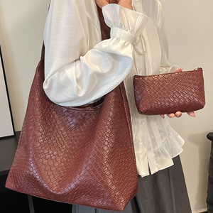 Bolsos de Mano Grandes de Cuero PU Repujado para Mujer con Cierre de Broches - Product Image 3
