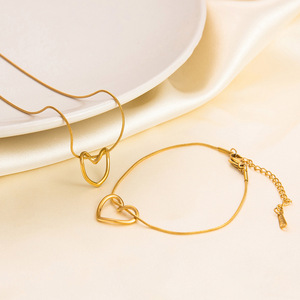 Stainless Steel 18K Gold Heart Necklace And <b>Bracelet</b> <b>Set</b> For Women Gift Jewelry Fashion Simple Style Love Theme - Product Image 1