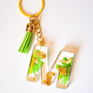 Tùy Chỉnh Bất Daisy Acrylic Chữ Cái Ban Đầu Keychain Với Tassel Monogram Nhựa Khô Hoa Keyring Bảng Chữ Cái Túi Đồ Trang Sức Phụ Kiện - Product Image 4