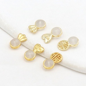 Pegatinas de silicona para pendientes con forma de corazón, de aleación de zinc, antideslizantes, con clip, accesorios de moda unisex - Product Image 2