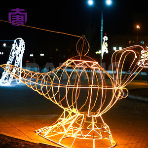 Grande sculpture lumineuse 3D en forme d'avion de Noël pour l'installation visuelle extérieure des fêtes dans les places de ville - Product Image 5