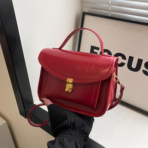 กระเป๋าถือแฟชั่นใหม่ปี 2026 สำหรับผู้หญิง สีพื้น ใช้งานได้หลากหลาย สะพายไหล่เดียวหรือสะพายข้าง - Product Image 4