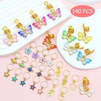 Ensemble de 140 pendentifs en alliage colorés en forme de papillon et de fleur, style Ins Girl, accessoires pour tresses, accessoires capillaires avec perles colorées