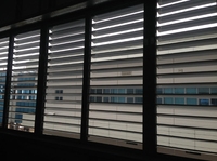 Volets de ventilation horizontaux en alliage d'aluminium YASHO au design moderne pour postes de transformation d'usines électriques et groupes électrogènes, garantie 5 ans