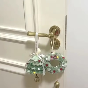 Paket Bahan Dekorasi Pohon Natal Buatan Tangan DIY, Termasuk Bahan Batang Terpilin, Lonceng, Bola Bulu, dan Pita Natal - Product Image 1