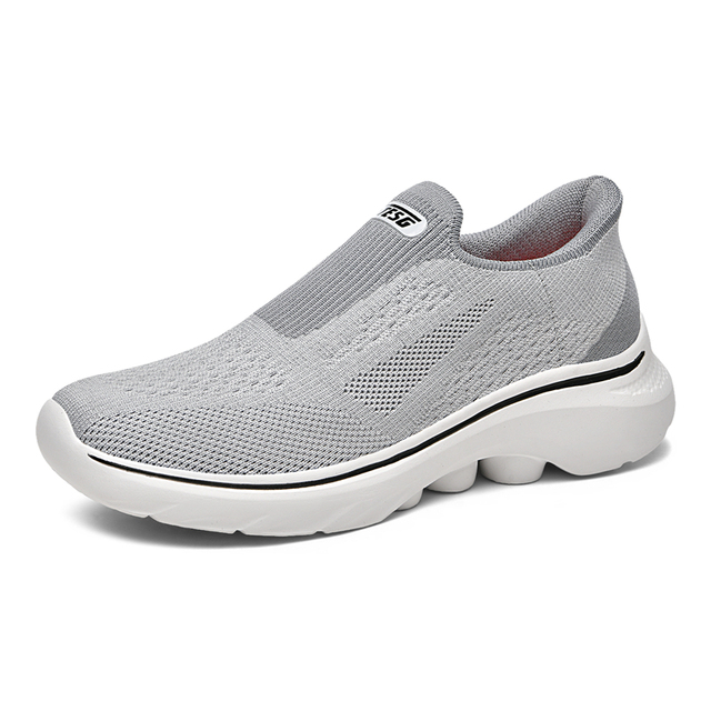 Factory Supplied Large-sized Fly Woven Shoe Upper, Portable One Foot Casual Sports Men's Shoes