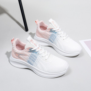 Baskets décontractées coréennes pour femmes, respirantes, avec perles, chaussures de sport à semelle plate ronde, en maille et en PVC - Product Image 1