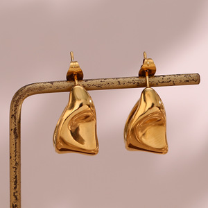 Boucles d'oreilles créoles en <span class=keywords><strong>acier</strong></span> inoxydable pour femmes, forme trapèze géométrique abstraite, boucles d'oreilles originales pour femmes - Product Image 2
