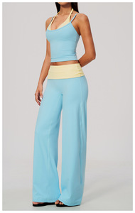 Ensemble décontracté 2 pièces en polyester tricoté imprimé pour femme – Haut court sans manches à col halter et pantalon large rayé respirant – Printemps-Été - Product Image 2