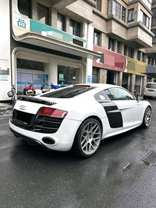 <span class=keywords><strong>Audi</strong></span> <span class=keywords><strong>R8</strong></span> modèle 2012, <span class=keywords><strong>R8</strong></span> Coupé 5.2FSI, boîte de vitesses séquentielle, Quattro, édition limitée, transmission manuelle. - Product Image 3