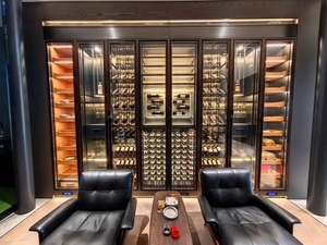 Armoire à <span class=keywords><strong>vin</strong></span> encastrée sur mesure avec étagères à éclairage LED - Product Image 3