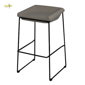 Kursi Bar Bingkai Logam Bantalan Kulit Gaya Sederhana Modern untuk Pub - Product Image 6