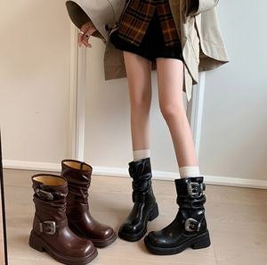 Botas arrugadas de estilo natural, nuevo estilo de otoño, punta cuadrada, tacón medio grueso, decoración con hebilla metálica, botas de moda para mujer - Product Image 1