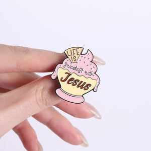 Pin Enamel Kutipan Inspiratif Hidup Lebih Manis dengan Yesus Bros Lencana Iman Perhiasan Kekuatan Wanita yang Lucu Hadiah untuk Teman - Product Image 4