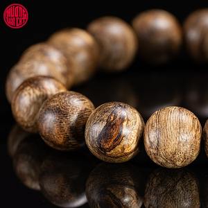 Pulsera de cuentas redondas de madera de agar natural de Malasia de 10 mm, madera envejecida rica en aceite, joyería artesanal premium y fragante - Product Image 3