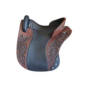 Sillín de carreras inglés de diseño artesanal indio con grabado, estructura de madera, cuero y herrajes SUS304, modelo internacional sostenible BS - Product Image 1