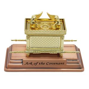 Estatua Pequeña Chapada en Oro del Arca de la Alianza - Product Image 1