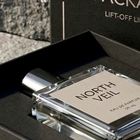 Boîte à parfum rigide noire personnalisée en deux parties avec couvercle relevable, écologique, avec insert ajusté pour présentation de parfum sur mesure