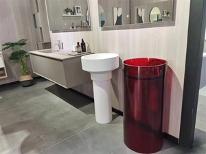Lavabo moderne en résine cristalline rouge transparente sur pied, avec drain intégré - Product Image 5