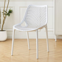 Chaise de salle à manger en plastique robuste pour la maison, empilable, respirante, facile à ranger, dossier creux, pour l'extérieur, loisirs, moderne et simple