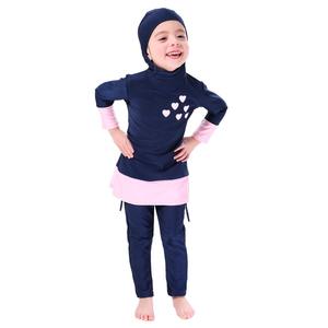 Costume da Bagno Estivo per Ragazze, Completo Conservativo con Maniche Lunghe e Pantaloni, Motivo Stampato a Cuori, Set per Allenamento in Piscina - Product Image 5