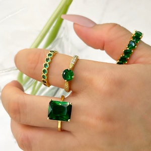 Bague de fiançailles en or plaqué 18 carats de haute qualité avec zircon cubique émeraude pour femme, faible MOQ - Product Image 4