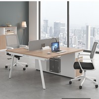 Ensemble de chaises de bureau modernes et simples pour le personnel de bureau, avec écran de confidentialité pour ordinateur en PVC élégant, ignifuge et sans peinture