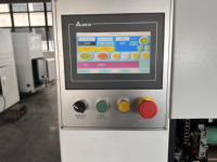 Machine de découpe, rainurage et gaufrage haute vitesse pour gobelets en carton, et machine de perforation et de rainurage pour papier de ventilateur