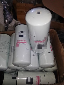 Grande quantité de nouveaux séparateurs d'eau et de carburant 504048025, divers filtres à huile, préférés pour la livraison immédiate - Product Image 5