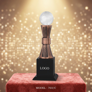 Trofeos Metálicos Grabados para Decoración de Oficina, Estilo Vintage, Portátiles, Elegantes, Estatuas de Premio para Exhibición en Escritorio - Product Image 1