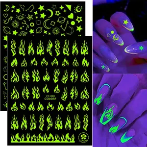 3D Luminous Nail Stickers Chama Borboleta Estrela Lua Glitter Design Brilho no Slider Escuro Manicure Decorações