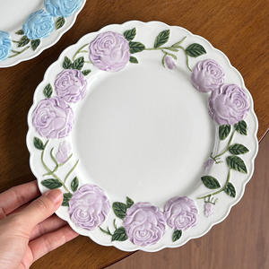 Assiette de table Rose Manor Relief, vaisselle en céramique avec décor sous glaçure, design élégant, assiette domestique - Product Image 2