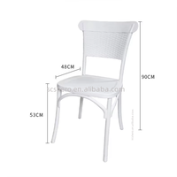 Chaise de mariage en plastique blanc, design moderne, élégante et durable, nouvelle arrivée pour les hôtels, la restauration, les mariages, les fêtes et l'utilisation en extérieur