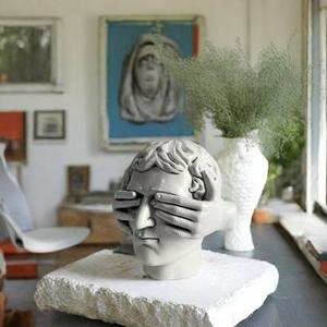 Sculpture d'<span class=keywords><strong>homme</strong></span> aux yeux bandés en résine polyvalente Unique Art Déco Intérieur/Extérieur Décoration intérieure pour le salon Anniversaire Nick-Knacks - Product Image 4