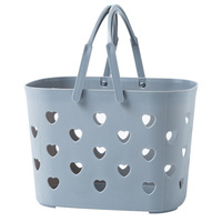 Panier de rangement en plastique en forme de cœur à main Panier de lavage de bain creux pour petits espaces