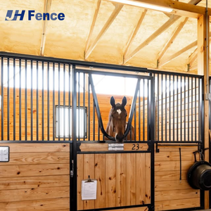 Écuries de luxe de style européen, façade de grange équestre haut de gamme, boxes pour chevaux, abris à vendre - Product Image 4