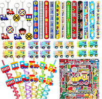 Bracelets slap, pailles, accessoires, porte-clés, mini-jouets train, autocollants, cadeaux et sachets de friandises pour fêtes d'enfants sur le thème du transport