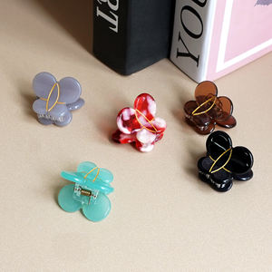 Mini pince à cheveux en forme de papillon personnalisée en acétate doré gravé accessoires de cheveux transparents de haute qualité pour femmes - Product Image 5