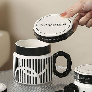 Tasse créative tendance au design élégant, en céramique délicate avec couvercle, tasse à boisson au style raffiné, tasse à café simple noire et blanche - Product Image 4