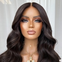 Perruque en dentelle de cheveux humains doublement étirés haute densité, construction à nœuds simples, texture Deep Wave, pointes pleines et volume luxueux