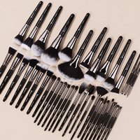 Pinceau de maquillage rond en poils synthétiques, manche noir, poils doux et denses pour l'application de poudre sur le visage, outil de beauté