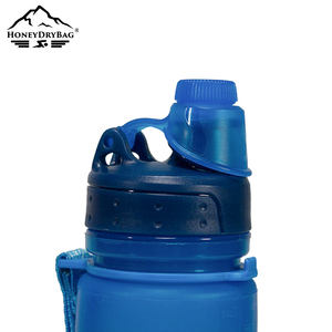 Bouteille d'eau robuste sans BPA en PCTG flexible avec échelle de suivi chronologique pour entraînement quotidien (OEM) - Product Image 5